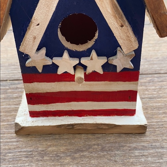 🇺🇸 Handpainted Americana Birdhouse - Functional - Picture 10 of 11
